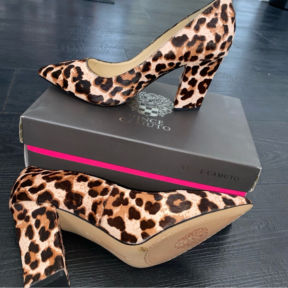 Vince Camuto Haircalf Block Heel Pumps Sz 8.5M Candera Animal Leopard Print New - Picture 15 of 16